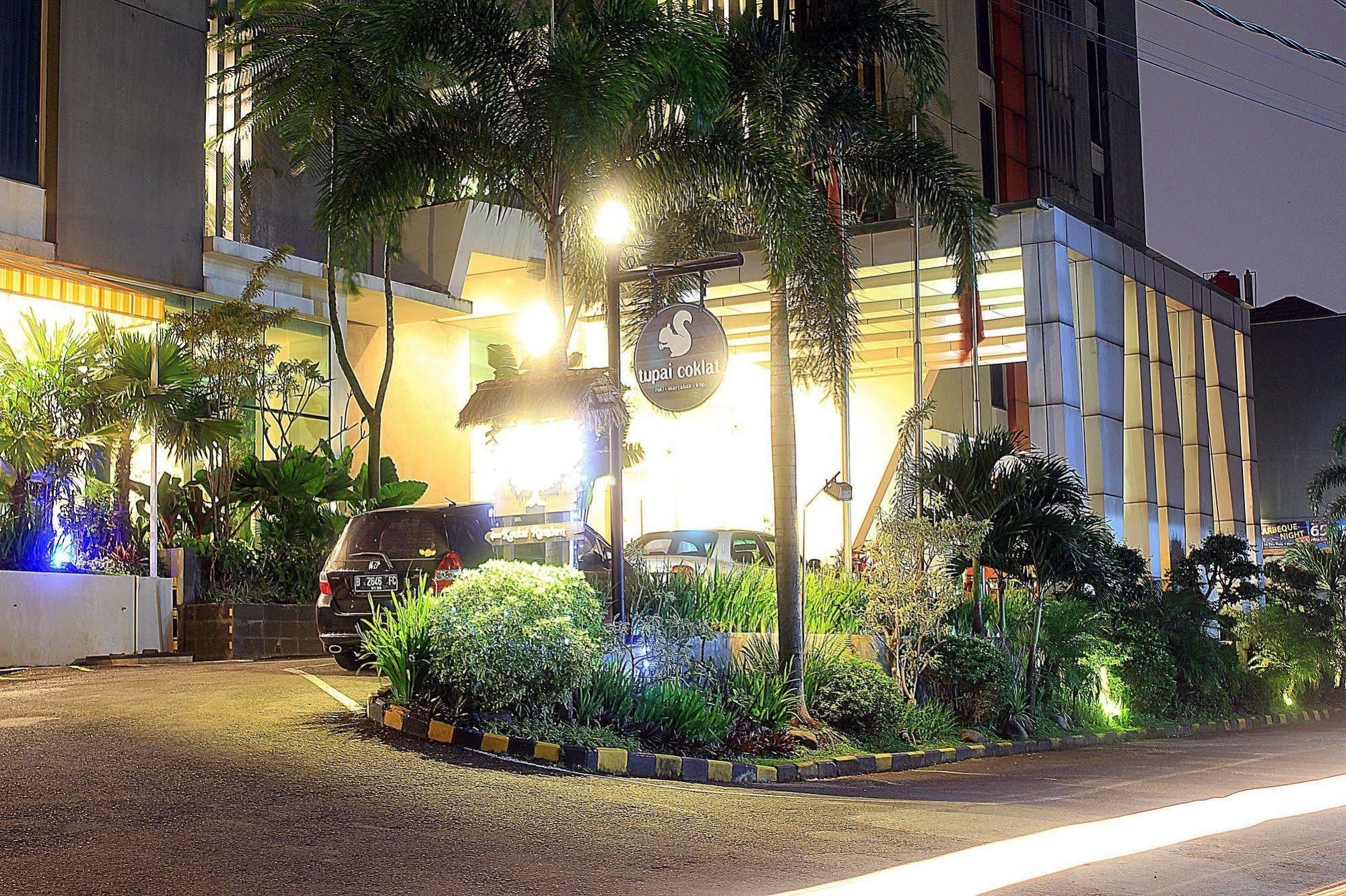 Zen Premium Setrawangi Raya Otel Bandung Dış mekan fotoğraf