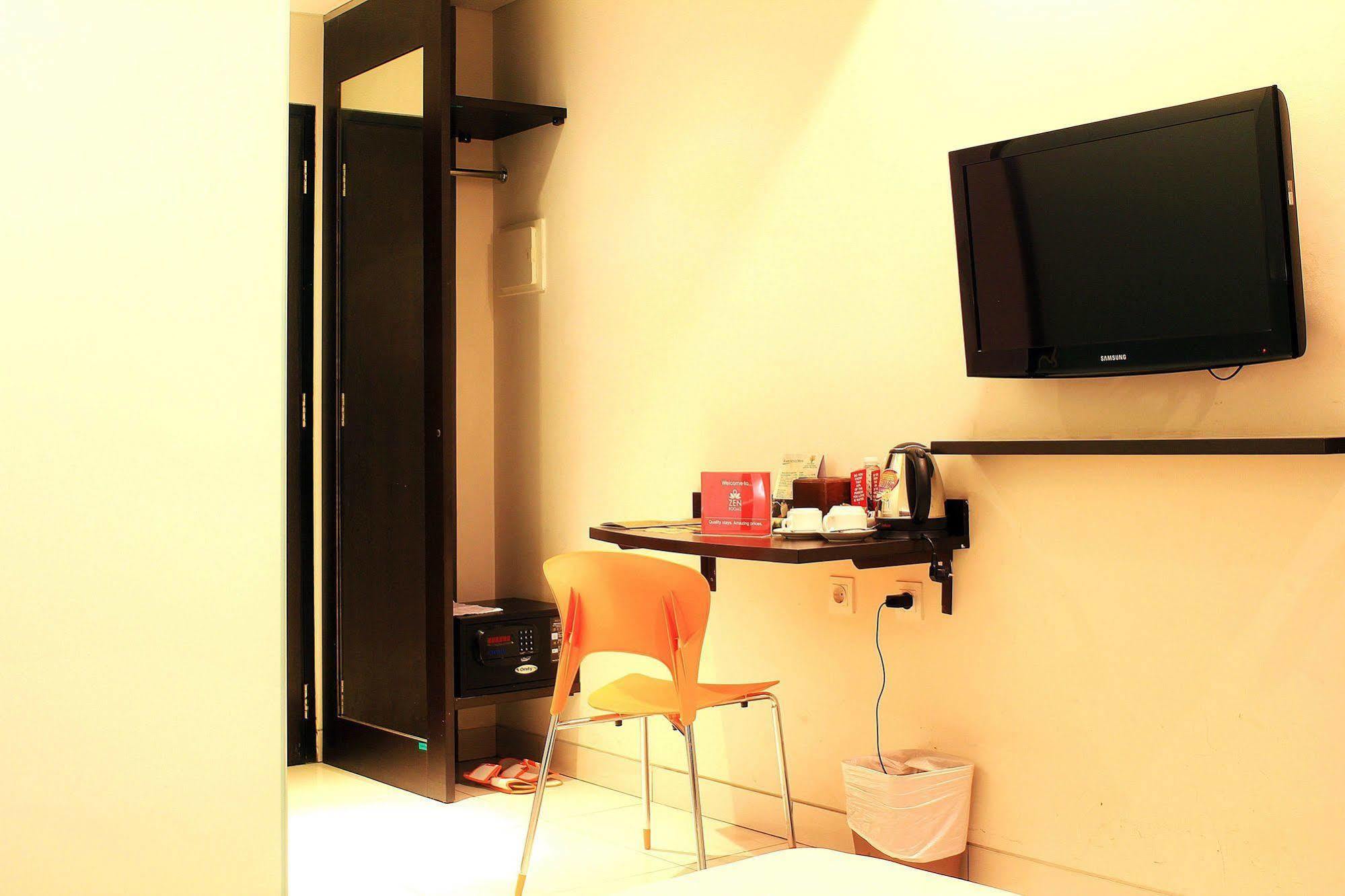 Zen Premium Setrawangi Raya Otel Bandung Dış mekan fotoğraf