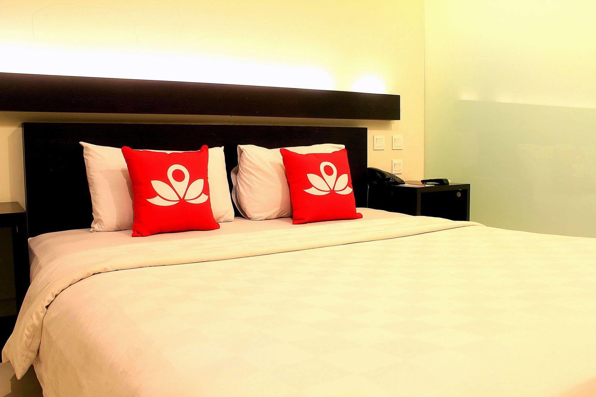 Zen Premium Setrawangi Raya Otel Bandung Dış mekan fotoğraf