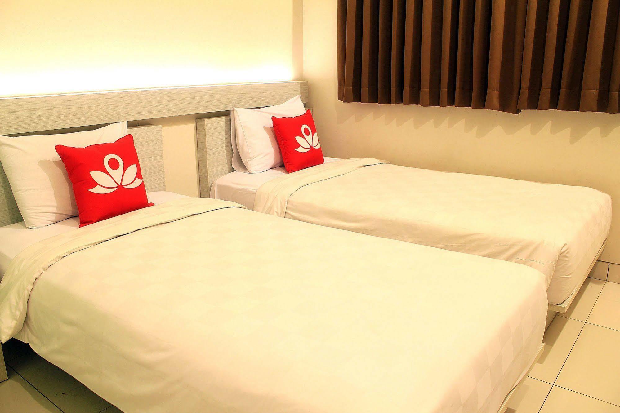 Zen Premium Setrawangi Raya Otel Bandung Dış mekan fotoğraf