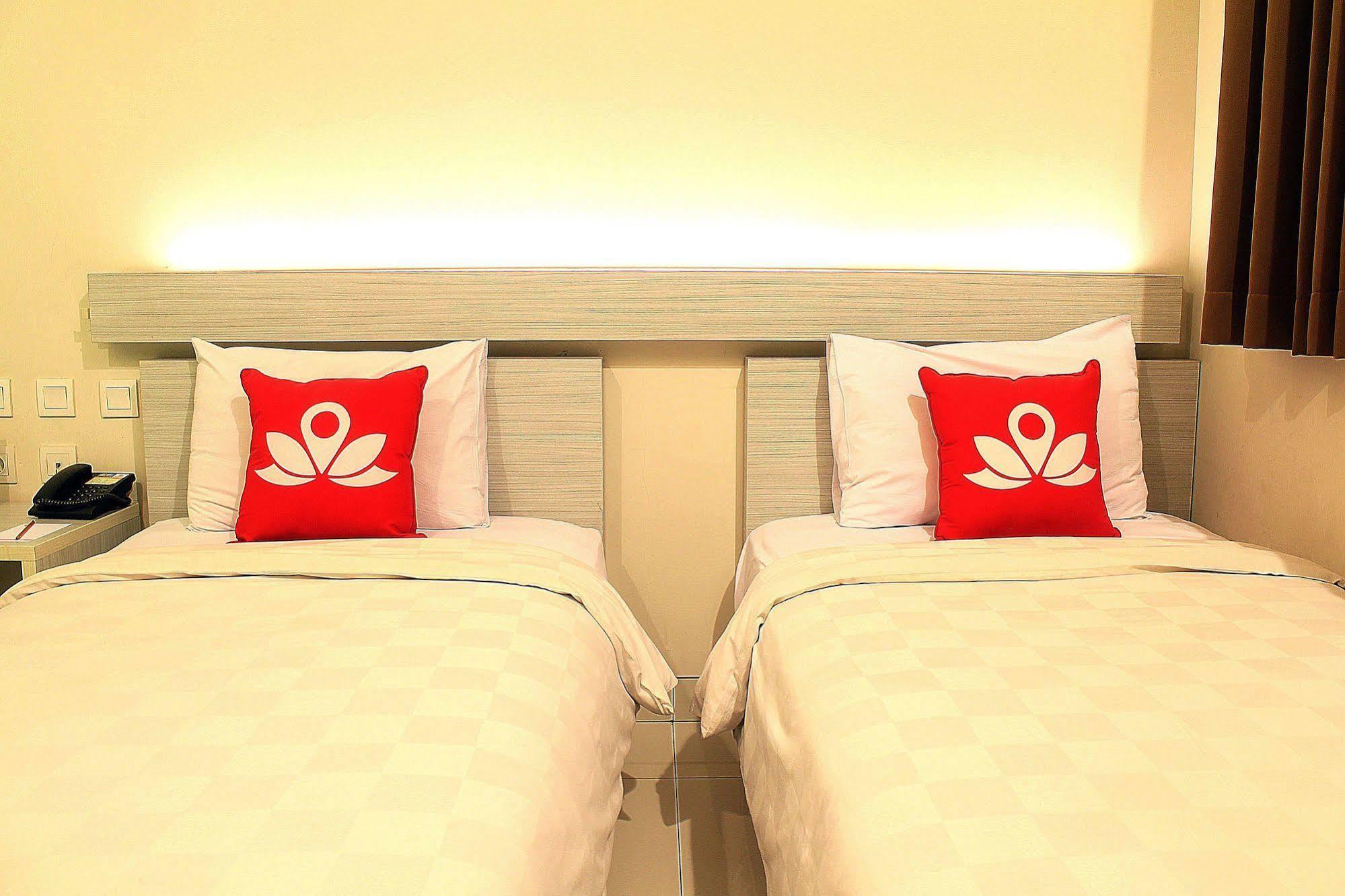 Zen Premium Setrawangi Raya Otel Bandung Dış mekan fotoğraf