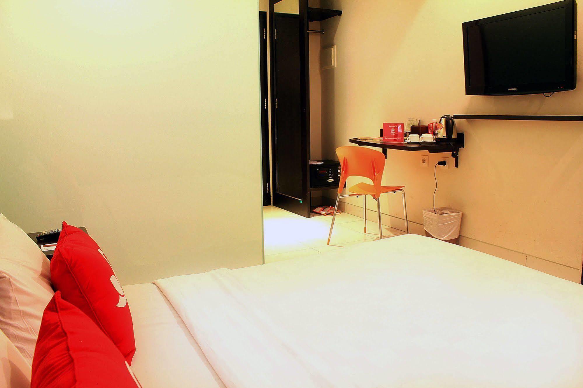 Zen Premium Setrawangi Raya Otel Bandung Dış mekan fotoğraf