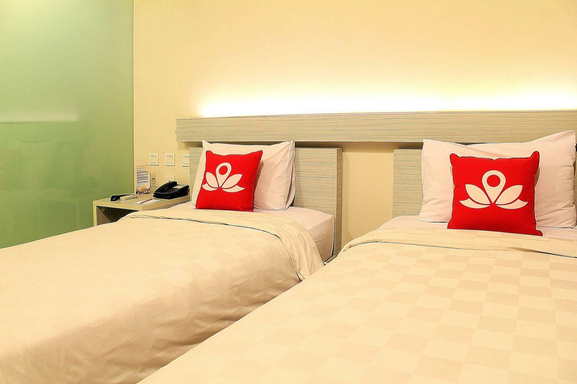 Zen Premium Setrawangi Raya Otel Bandung Dış mekan fotoğraf