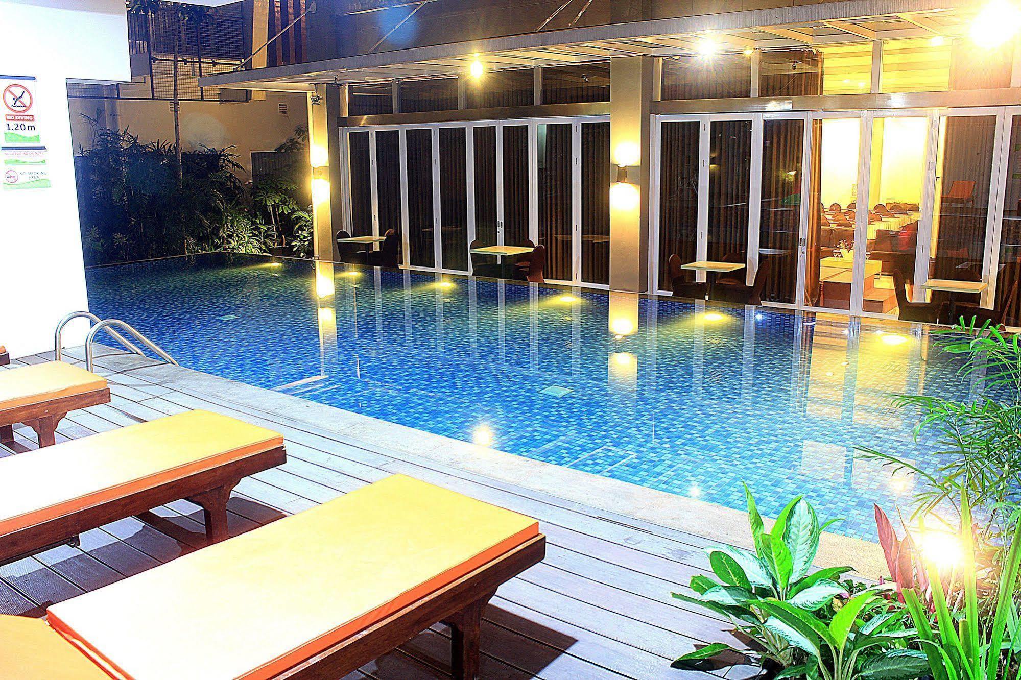 Zen Premium Setrawangi Raya Otel Bandung Dış mekan fotoğraf