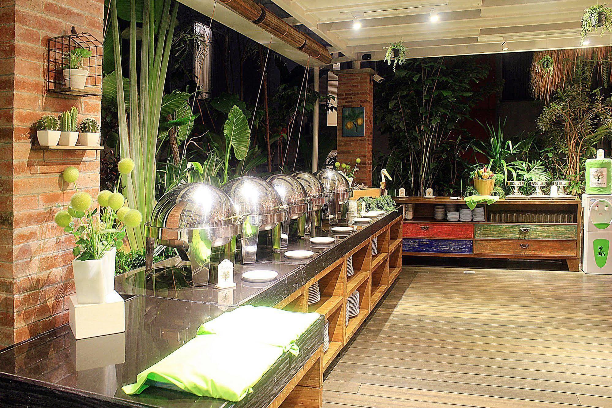 Zen Premium Setrawangi Raya Otel Bandung Dış mekan fotoğraf